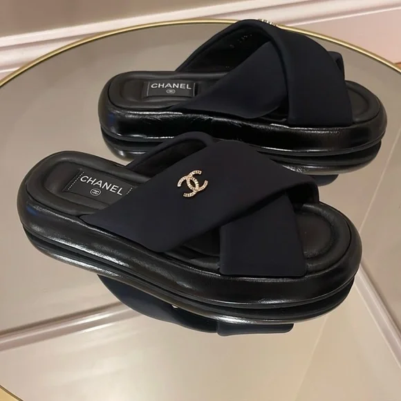 CHANEL CC interlocking Criss Cross Slides Slides size 38 - Picture 4 of 14